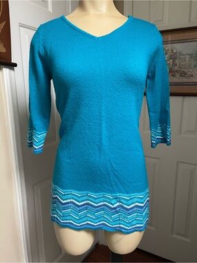 Takeout Girls Bright Turquoise V-Neck Knit Top with Chevron Stitch